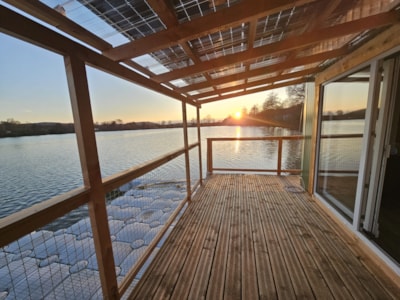 Floating Cabin - 2 Bedrooms — 2