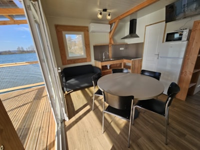 Floating Cabin - 2 Bedrooms — 4