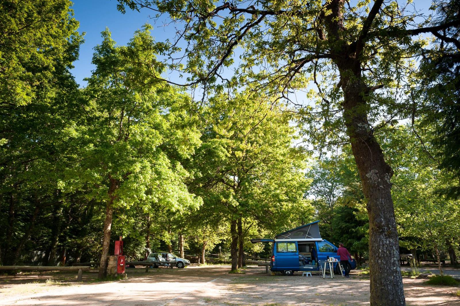 Piazzole - Camping Roulotte Plus  80 M² Elettricità + Raccordo All'acqua Corrente / Scarico - Parque Cerdeira