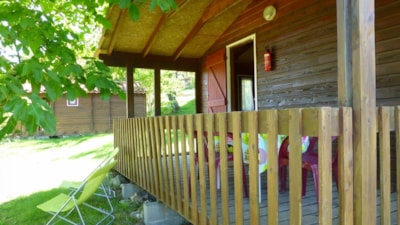 Chalet Standard 25m² (2 bedrooms) 2 adults and 2 childrens- sheltered terrace 10m²