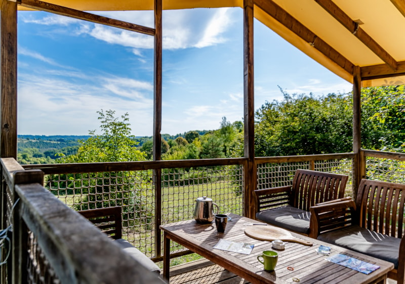 Zeltbungalow Standard 19m² (2 zimemr) - überdachte Terrasse 6m² - ohne Sanitäranlagen