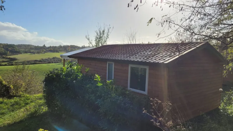 Chalet Premium 30M² (2 Chambres) + Terrasse Couverte 12M² + Clim + Tv + Lv