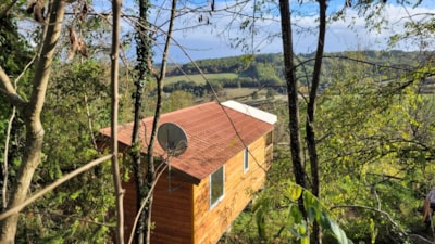 Chalet Premium 30m² (2 bedrooms) + sheltered terrace 12m² + TV + A/C