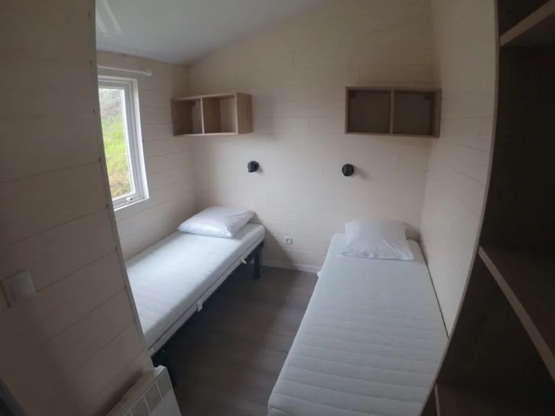 Chalet Premium 30M² (2 Chambres) + Terrasse Couverte 12M² + Clim + Tv + Lv