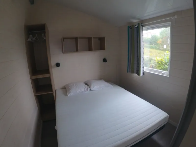 Chalet Premium 30M² (2 Chambres) + Terrasse Couverte 12M² + Clim + Tv + Lv