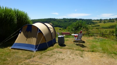 Privilege package for tent - Sunny pitch with valley view (10A electricity included)