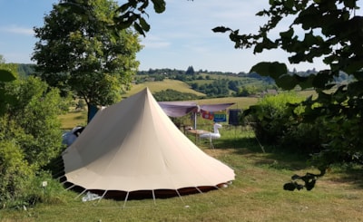 Privilege package for tent - Sunny pitch with valley view (10A electricity included)