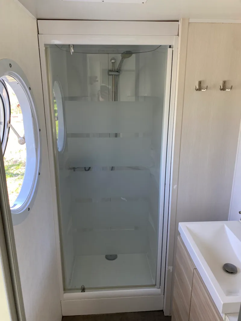 Mobil-Home Premium 30 M²  (3 Chambres) Terrasse Semi-Couverte 15M² + Tv + Lv + Clim