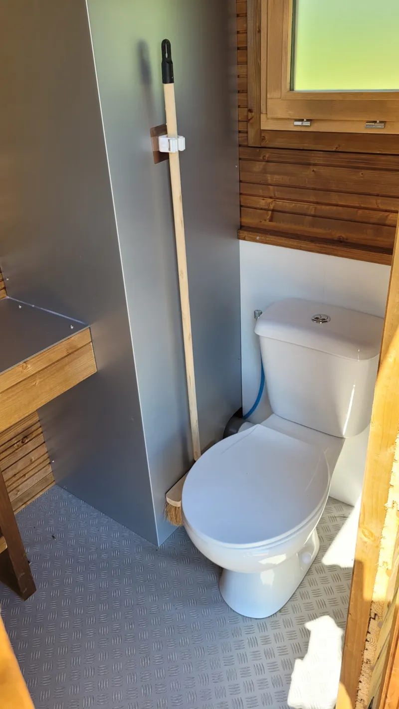 Forfait Premium - Emplacement Électrifié (10A) Équipé D'une Freecamp