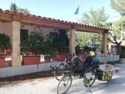 Pitch - Specific Package For 1 Bike Rider/Hiker/Pedestrian No Electricity - Camping Sainte-Victoire