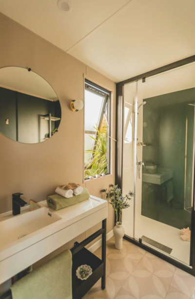 Premium 2 family bedrooms 31.6m² (8.6mx4.2m), + AIR CONDITIONING + DISHWASHER + GAS PLANCHA + TV — 6