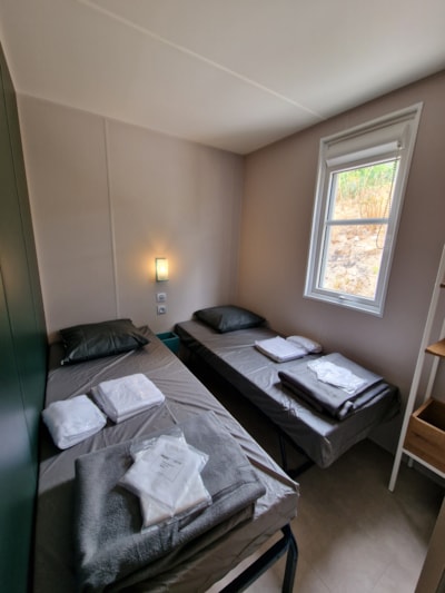 Premium 3 family bedrooms 40m² (10.8mx4.2m), + AIR CONDITIONING + DISHWASHER + GAS PLANCHA + TV — 8