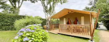 Mietunterkunft - Lodgezelt  2 Schlafzimmer Mit Überdachter Terrasse - Camping Les Madières