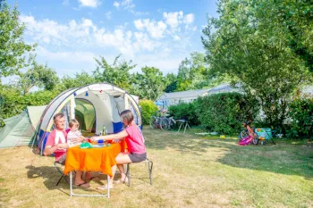 Stellplatz - Stellplatz Mit Strom (16 Ampere) - Camping Homair - La Pommeraie de l'Océan