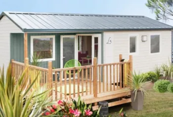 Mietunterkunft - Mobilheim Premium « Pacifique » 4P. 26M² - 2 Schlafzimmer – Fernsehen – Holzterrasse - Camping Homair - La Pommeraie de l'Océan