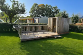 Stellplatz - Premiun-Stellplatz Mit Eigenem Sanitär (Inkl. Strom) - Camping La Vallée du Ninian
