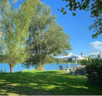 Kampeerplaats(en) - Basisprijs Comfortplaats - Camping La Clé de Saône