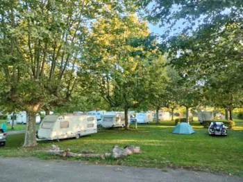 Kampeerplaats(en) - Natuurpakket - Camping La Clé de Saône