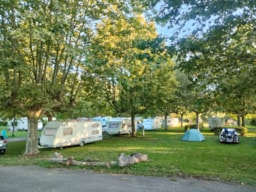 Kampeerplaats(en) - Natuurpakket - Camping La Clé de Saône