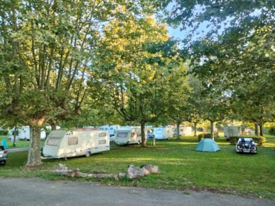 Hiking or cycling package with tent — 3