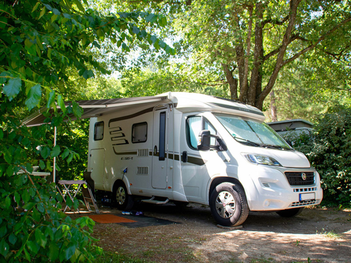 Emplacement Confort Xl Tente/Van/Caravane/Camping-Car (Avec Électricité)