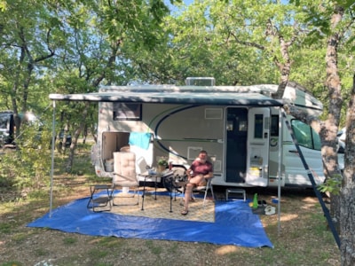 Comfort XL Pitch Tent/Van/Caravan/Motorhome (with electricity)
