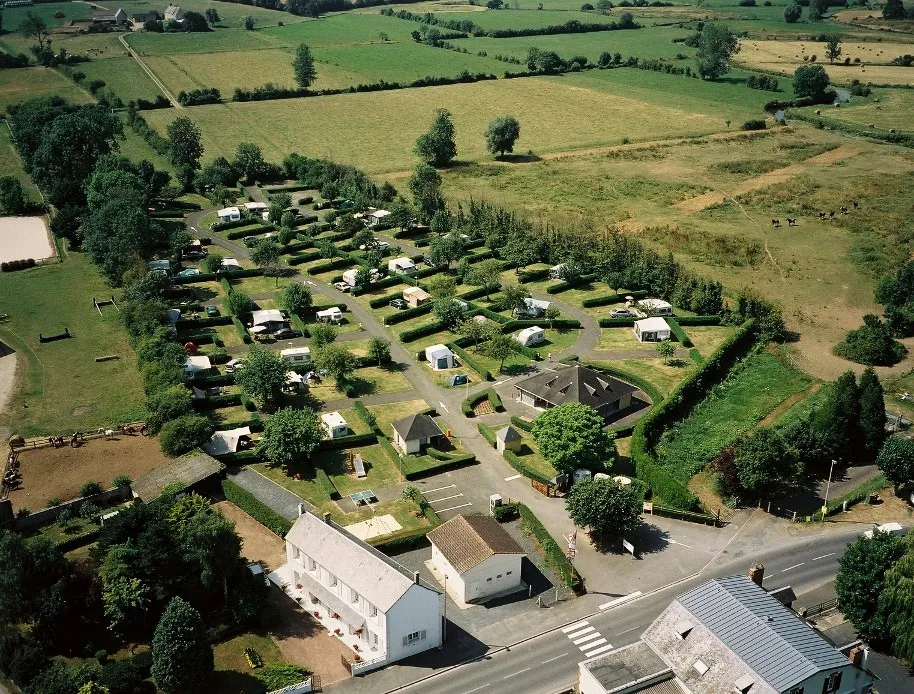 Camping Onlycamp Sous Les Pommiers - image n°1 - Ucamping