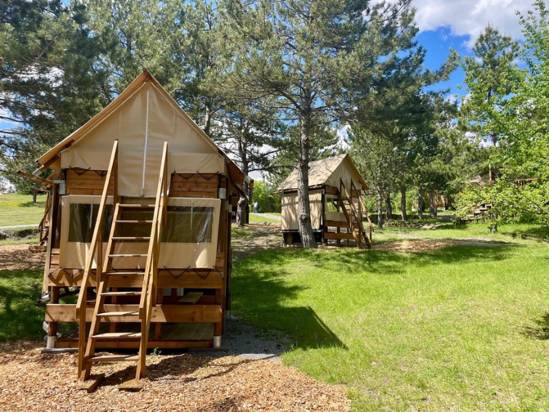 Bivouac tent without bathroom facilities