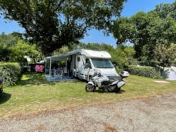 Piazzole - Accueil Camping-Car - Camping des Chaumières