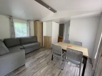 Mietunterkunft - Mobilheim Residential - 3 Schlafzimmer - Überdachte Terrasse - +/- 35M² - Camping des Chaumières