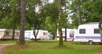 Stellplatz - Stellplatz - Auto - Zelt - Dusche - Beheizten Schwimmbad Vom 15/06 Bis 15/09 - Camping de la Pelouse