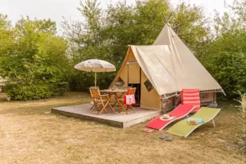 Mietunterkunft - Zelt Tipi - 2 Zimmer - Ohne Sanitäranlagen - Le Petit Trianon