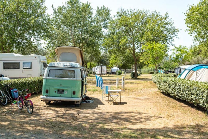 Emplacement Avec Électricité