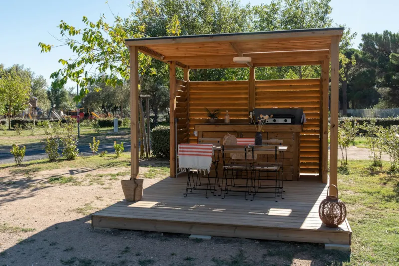 Emplacement Signature Avec Terrasse Équipée / D