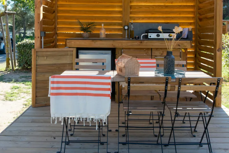 Emplacement Signature Avec Terrasse Équipée / D