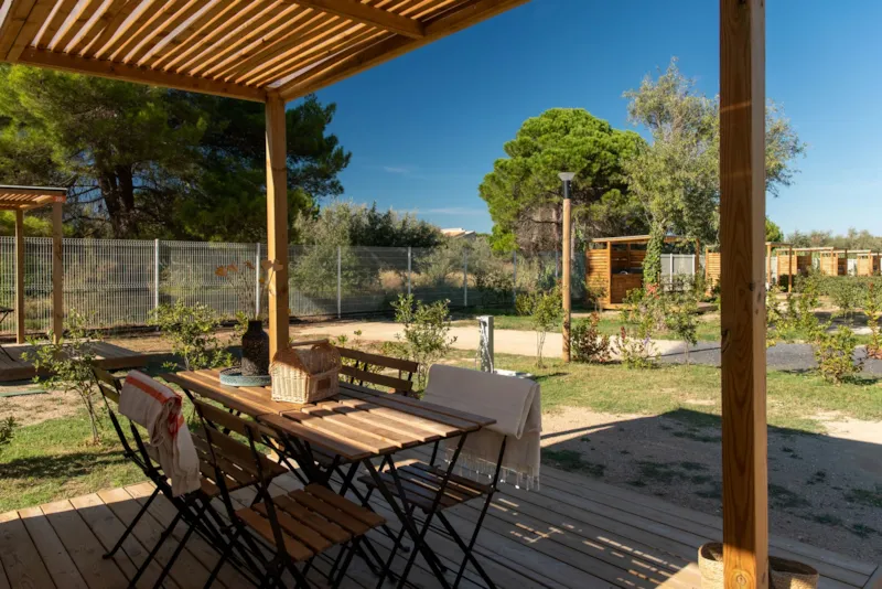 Emplacement Signature Avec Terrasse Équipée / D