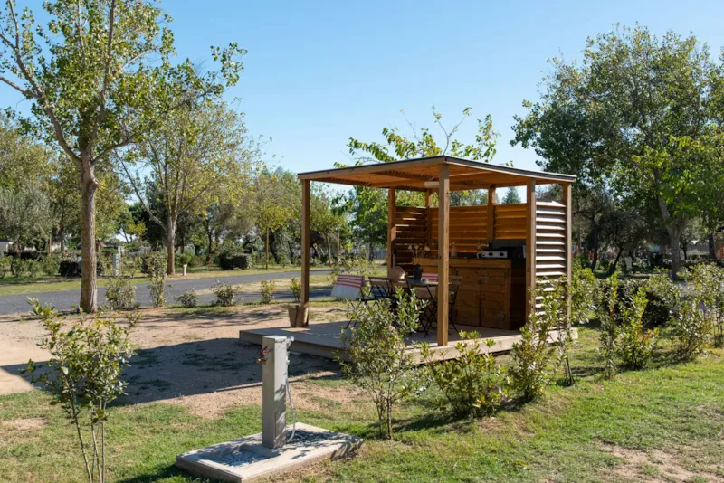 Emplacement Signature Avec Terrasse Équipée / D