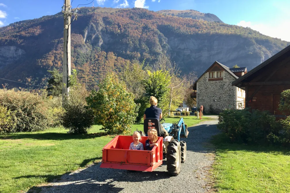 Location - Mobile-Home No 2 > 2 Chambres (1X Twin 1X Double) - Camping la Ferme Noémie
