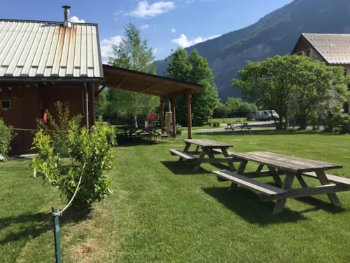 Emplacement - Camping Principal : Emplacement + Tente/Caravane Ou Camping-Car - image n°3 - Camping la Ferme Noémie