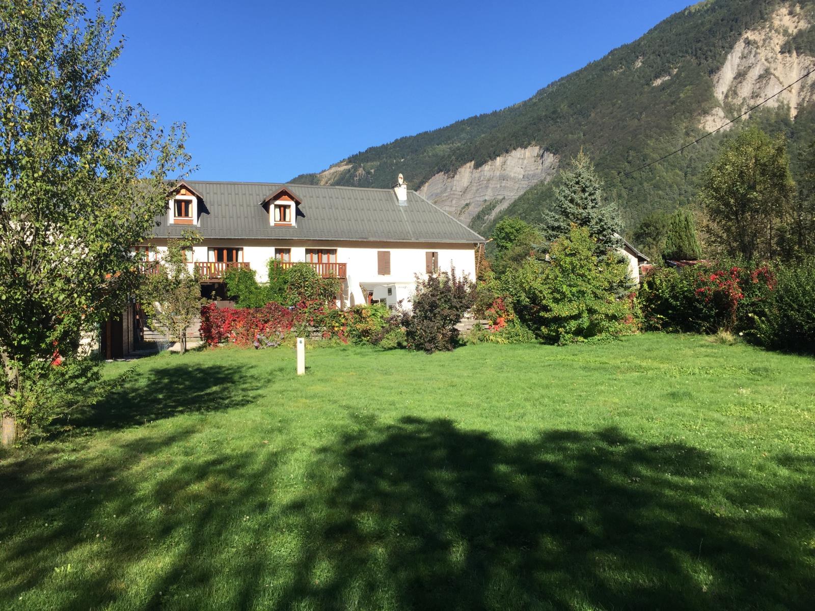 Accommodation - Middle Barn : One Of Our Properties At Ferme Noemie, Bourg D'oisans. - Camping la Ferme Noémie