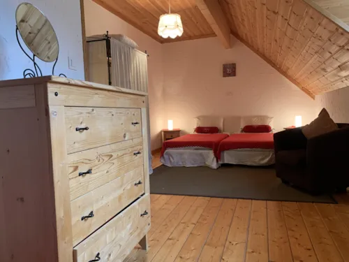 Huuraccommodatie(s) - Appartement Barn : 2 Slaapkamers + Terras - image n°8 - Camping la Ferme Noémie