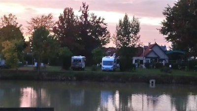 Pitch : car + tent/caravan or camping-car + electricity 10A