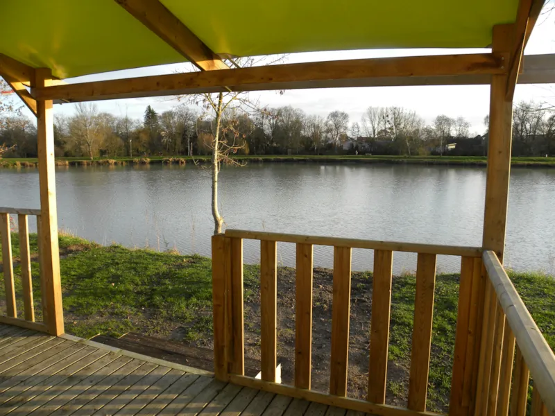 Mobil-Home Sauldre 33M² - 3 Chambres / Climatisé Avec Terrasse Face Au Plan D'eau