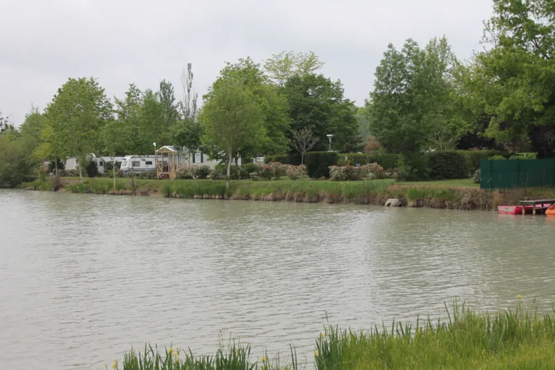 Mobil-Home L'etang 33M² / 2 Chambres - Terrasse Pignon Face À L'étang 4 Pers.