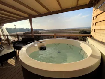 Mietunterkunft - Lodge Luxe Jacuzzi (3 Zimmer) - La Dune de Jade - Camping Qualité