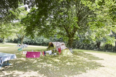 Camping pitch (without vehicle) — 1