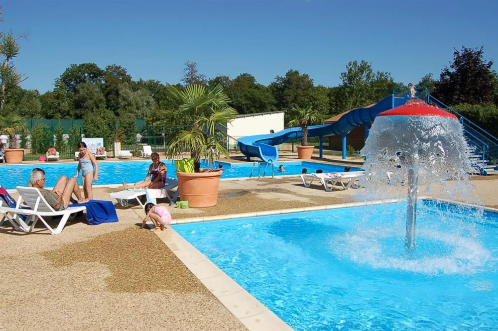 Camping Le Pré des Laveuses - image n°1 - Camping2Be