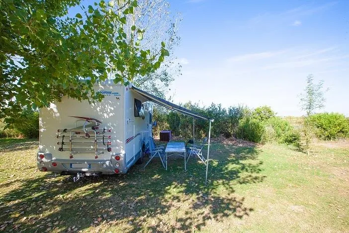 Stellplatz - Stellplatz Confort (Zelt, Wohnwagen, Wohnmobil / 1 Auto / Strom 6A) - Camping Bois Soleil