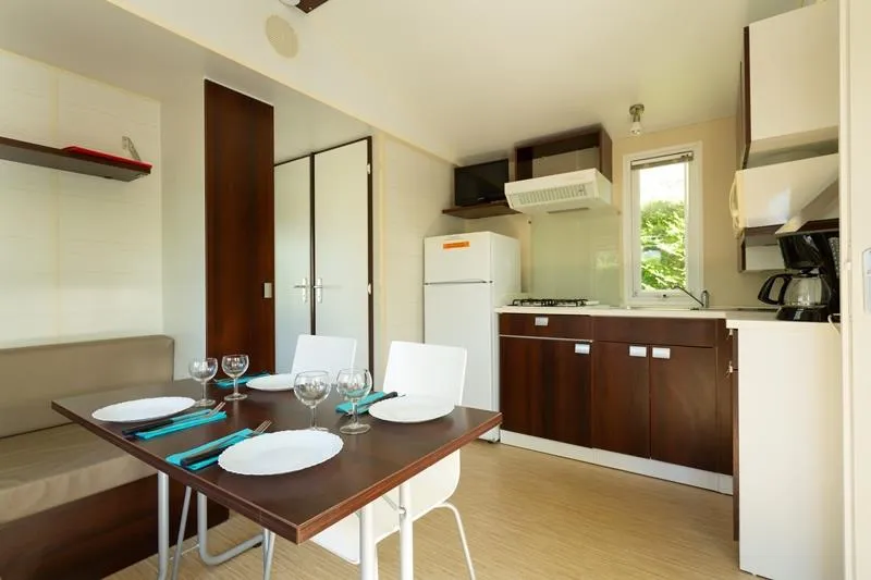 Cottage  27.5M² (2 Chambres) (+ De 13 Ans) + Tv +Terrasse Intégrée