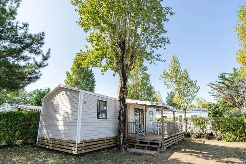 Mietunterkunft - Mobilheim  40M² (4 Zimmer) + Tv + Überdachte Terrasse - Camping Bois Soleil